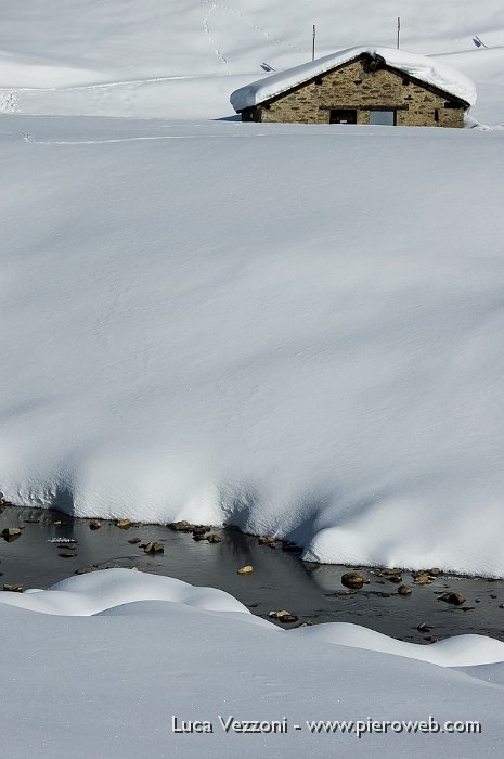 02-INTERRUZIONI AL BIANCO.jpg